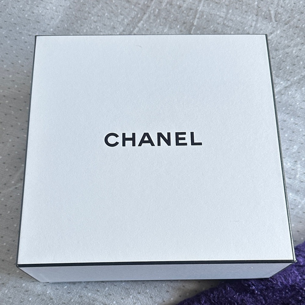 CHANEL Classic White Box